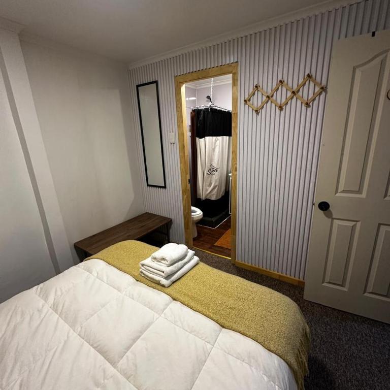 El Refugio - Double Room with Private Bathroom - 2