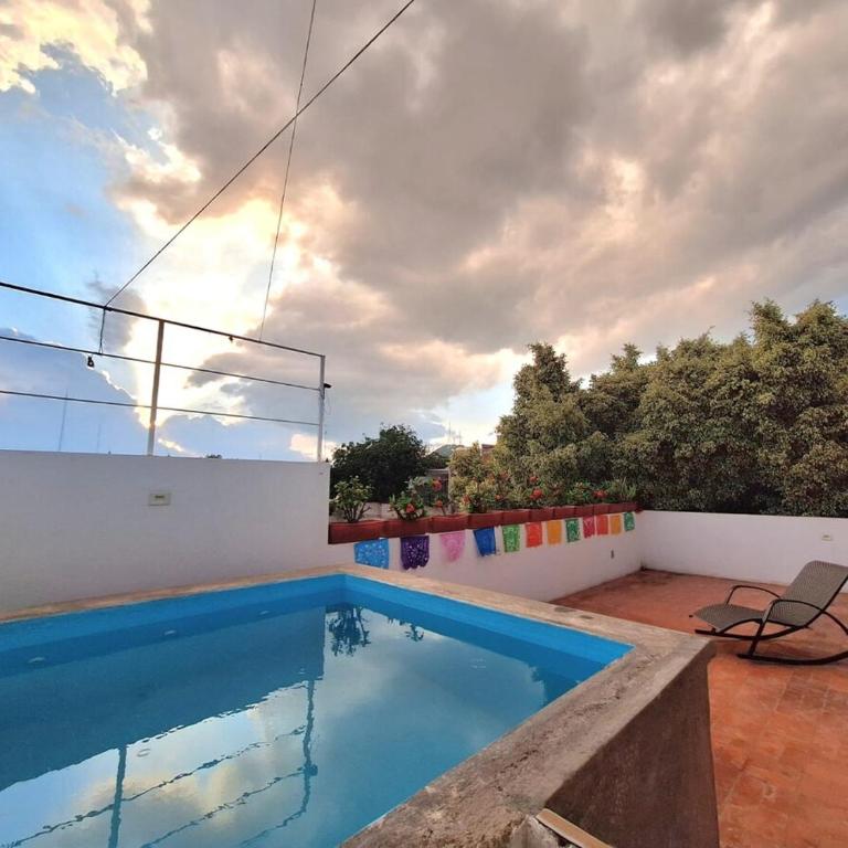 comfortable, spacious, central with a pool and terrace - Three-Bedroom Apartment - 8