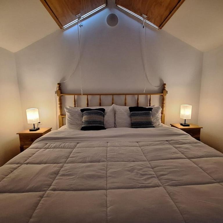 comfortable, spacious, central with a pool and terrace - Three-Bedroom Apartment - 16
