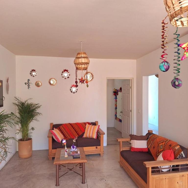 comfortable, spacious, central with a pool and terrace - Three-Bedroom Apartment - 19