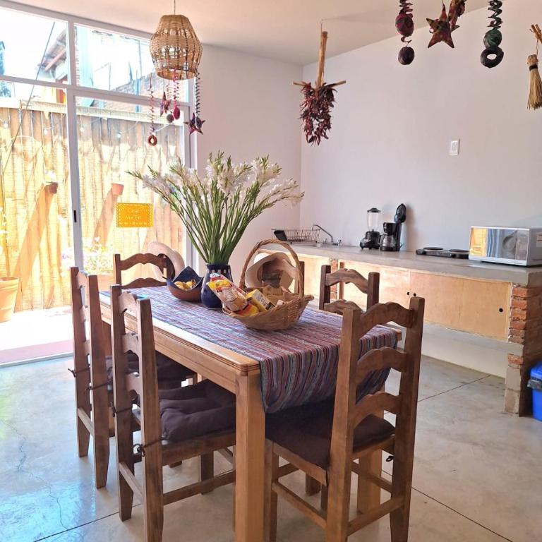 comfortable, spacious, central with a pool and terrace - Three-Bedroom Apartment - 20