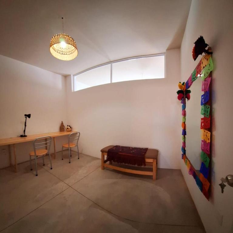 comfortable, spacious, central with a pool and terrace - Three-Bedroom Apartment - 23