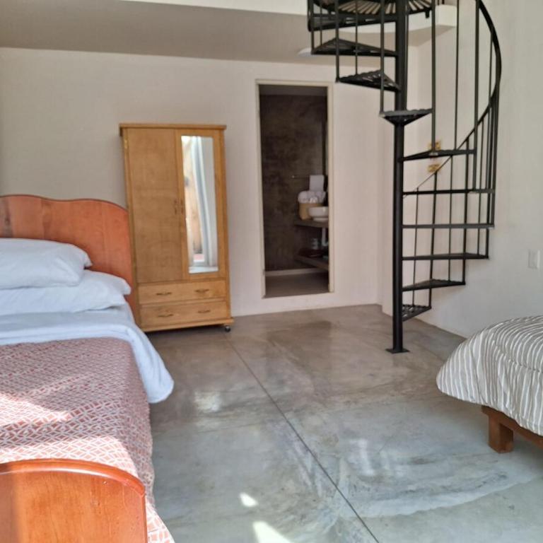 comfortable, spacious, central with a pool and terrace - Three-Bedroom Apartment - 30