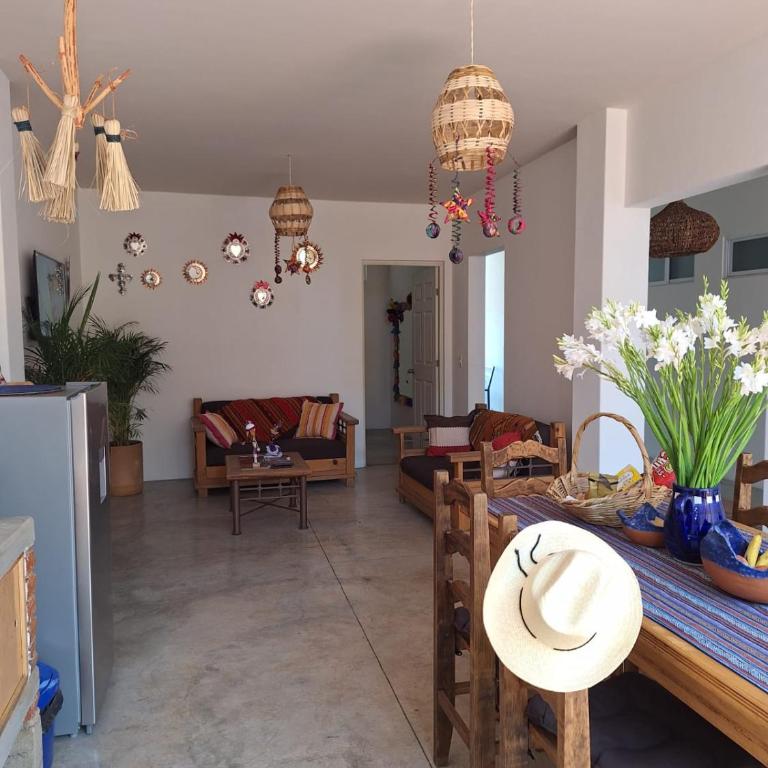 comfortable, spacious, central with a pool and terrace - Three-Bedroom Apartment - 42