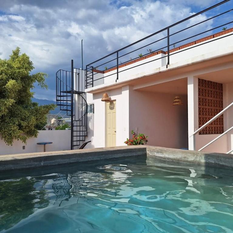 comfortable, spacious, central with a pool and terrace - Three-Bedroom Apartment - 47