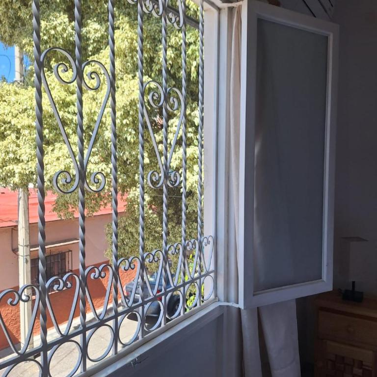 comfortable, spacious, central with a pool and terrace - Three-Bedroom Apartment - 53