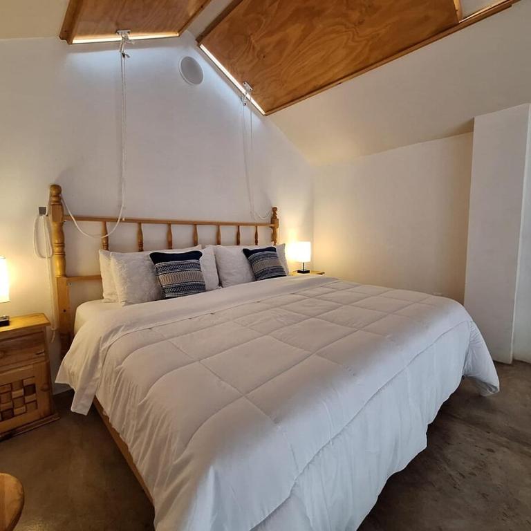 comfortable, spacious, central with a pool and terrace - Three-Bedroom Apartment - 66