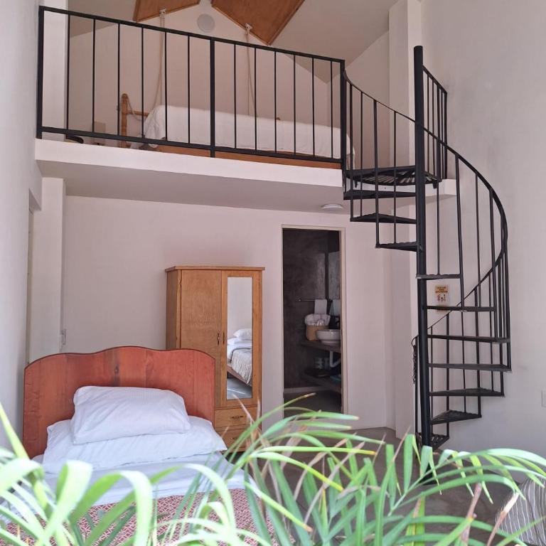 comfortable, spacious, central with a pool and terrace - Three-Bedroom Apartment - 80