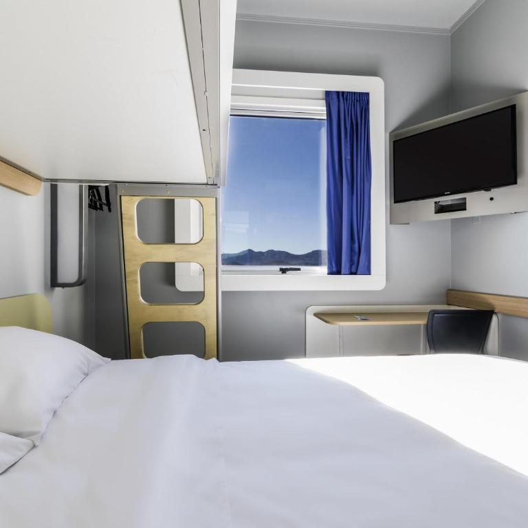 ibis budget Calama - Standard Room with One Double and One Bunk Bed - 2