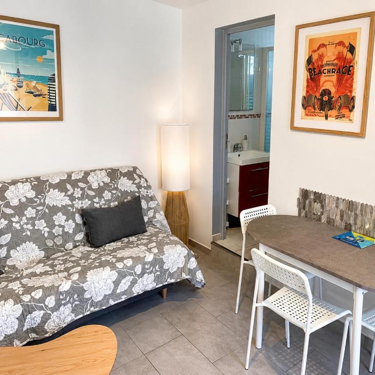 Studio avec terrasse privée Centre et plage - Maison de Vacances - 1