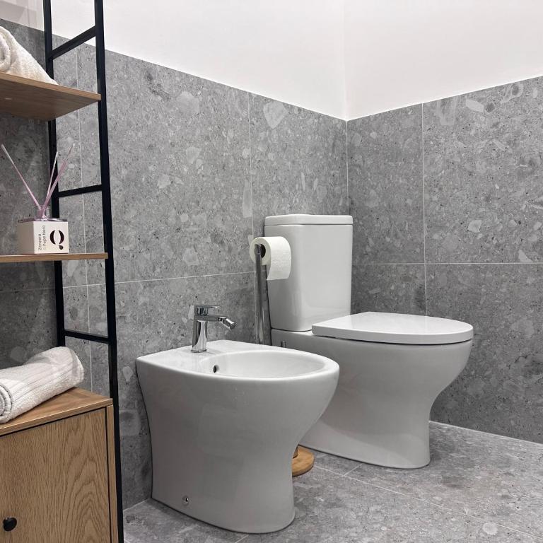 Catania CityLife - Double Room with Private External Bathroom - 4