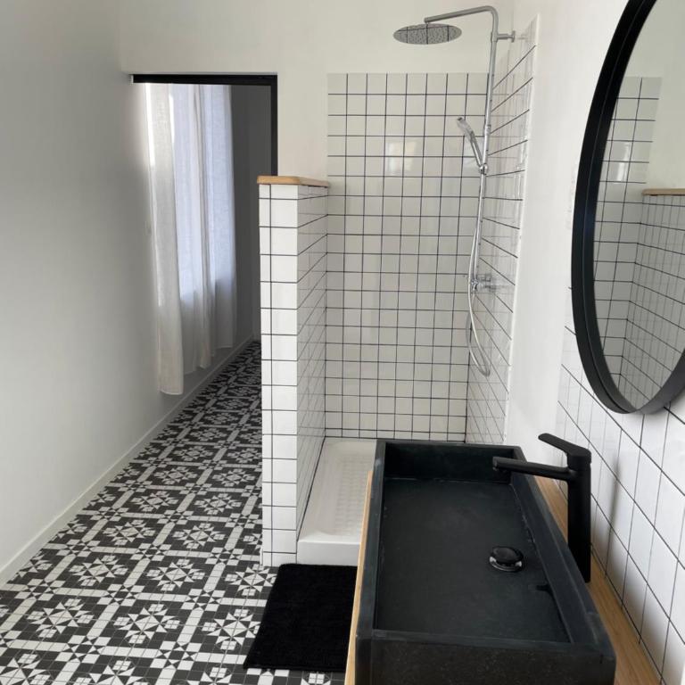 Maison Jacuzzi - Maison 3 Chambres - 15