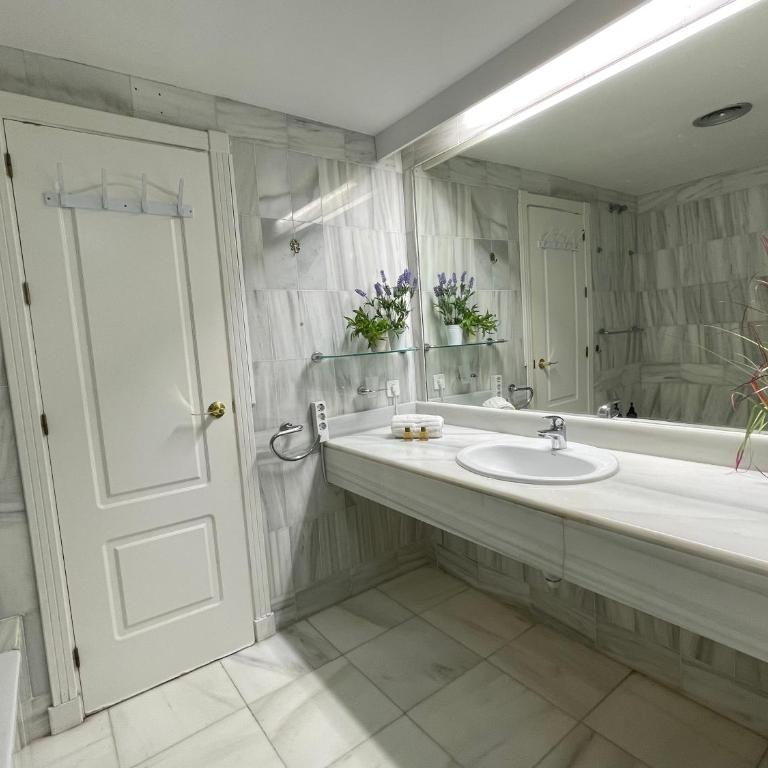 Golf & Pool Oasis near Puerto Banús - Apartamento de 3 dormitorios - 42