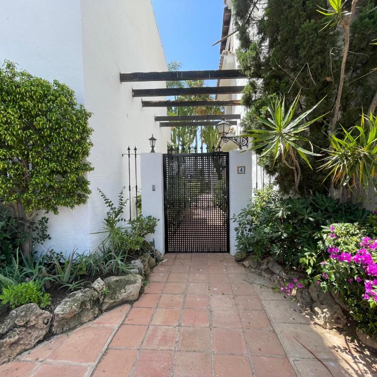 Golf & Pool Oasis near Puerto Banús - Apartamento de 3 dormitorios - 72