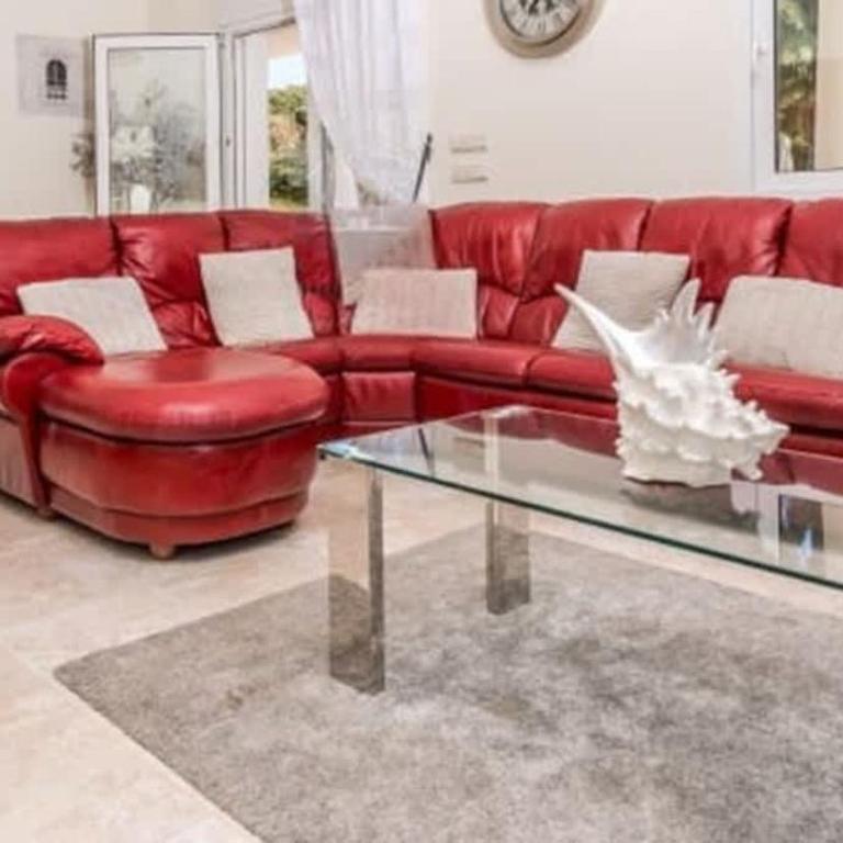 Villa sits on an immaculate south-facing - Villa - 4