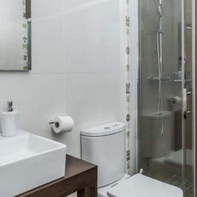 Villa sits on an immaculate south-facing - Villa - 13