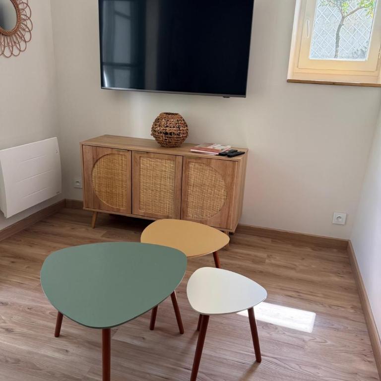 NOUVEAU - Splendide T2 Neuf au Calme en Ville d'Hiver à 5 mn de la plage et du Centre Ville - One-Bedroom Apartment - 12