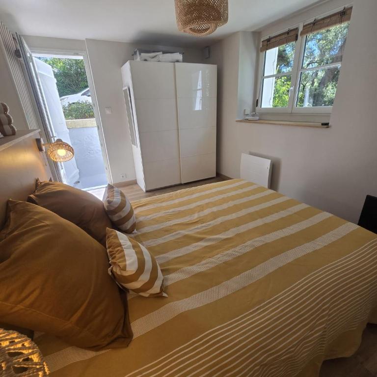 NOUVEAU - Splendide T2 Neuf au Calme en Ville d'Hiver à 5 mn de la plage et du Centre Ville - One-Bedroom Apartment - 13