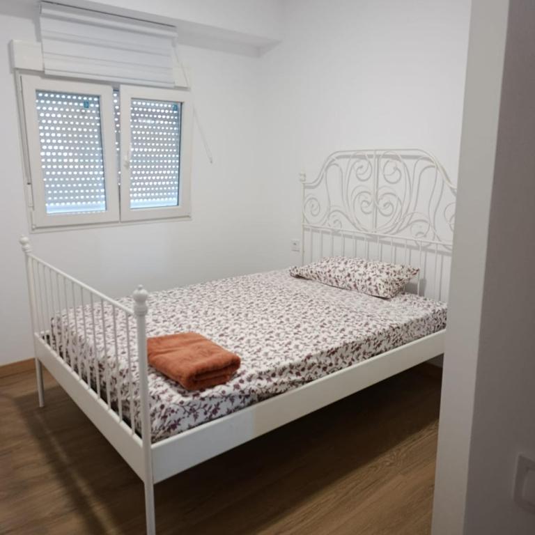 Cerdeña 4 - Three-Bedroom Standard Apartment - 3