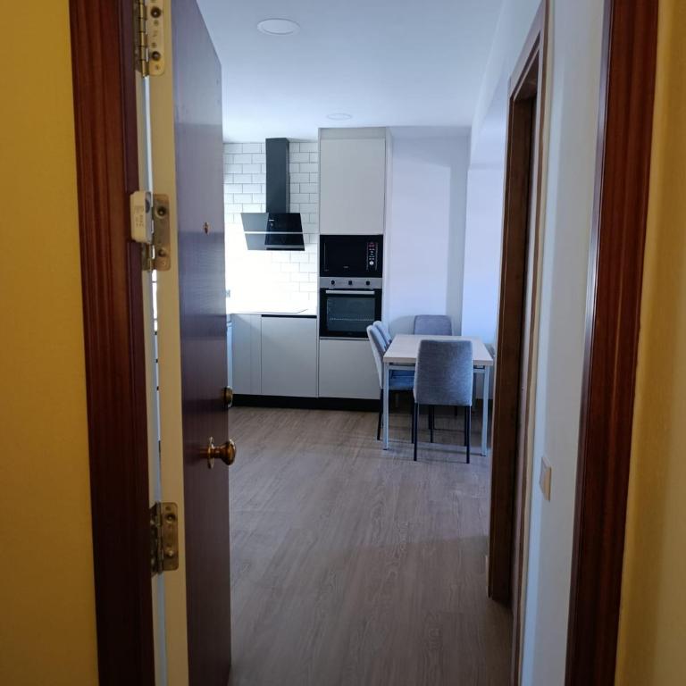 Cerdeña 4 - Three-Bedroom Standard Apartment - 8