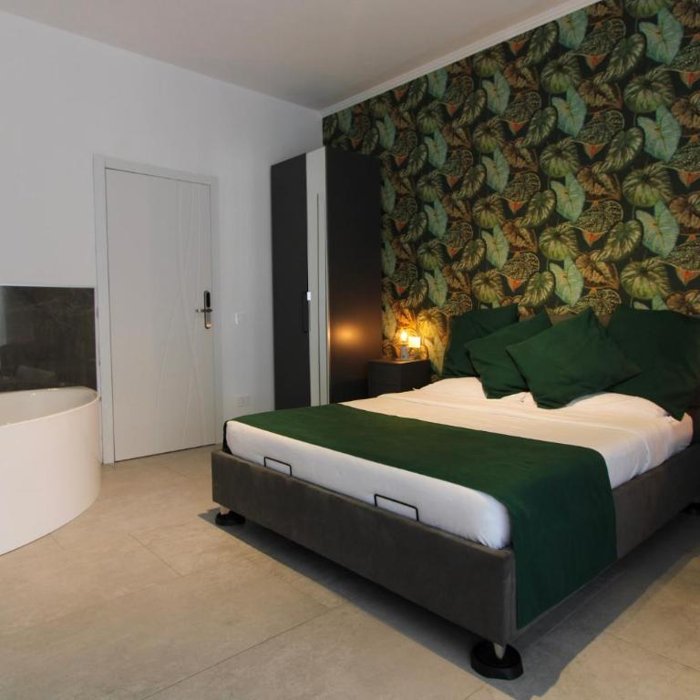 Luxury Jacuzzi Suites Rome - You Rhome - Zimmer mit Queensize-Bett und Whirlpool-Badewanne - 8