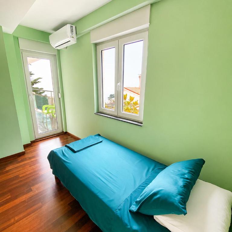 Panoramic Lux Sea View - Three-Bedroom Apartment - 9