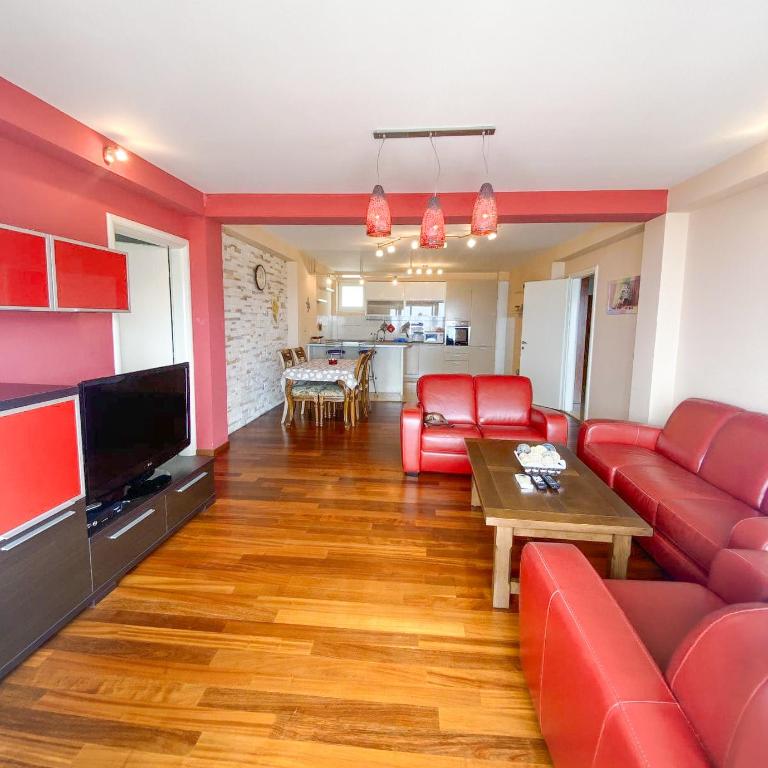 Panoramic Lux Sea View - Three-Bedroom Apartment - 17