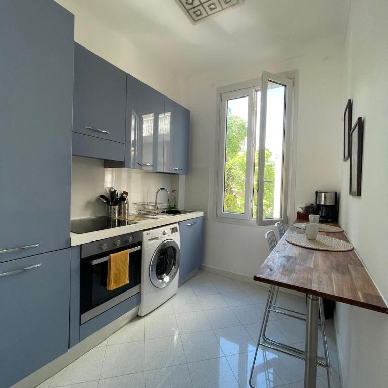 Studio chaleureux proche de l'Église russe - Appartement 2 Chambres - 13