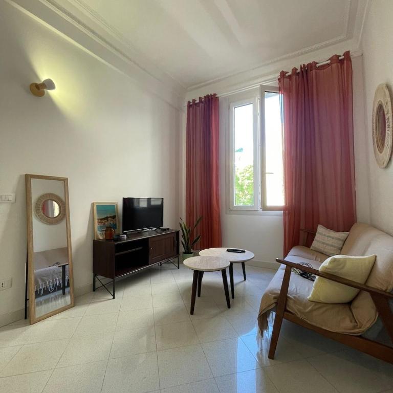 Studio chaleureux proche de l'Église russe - Appartement 2 Chambres - 16
