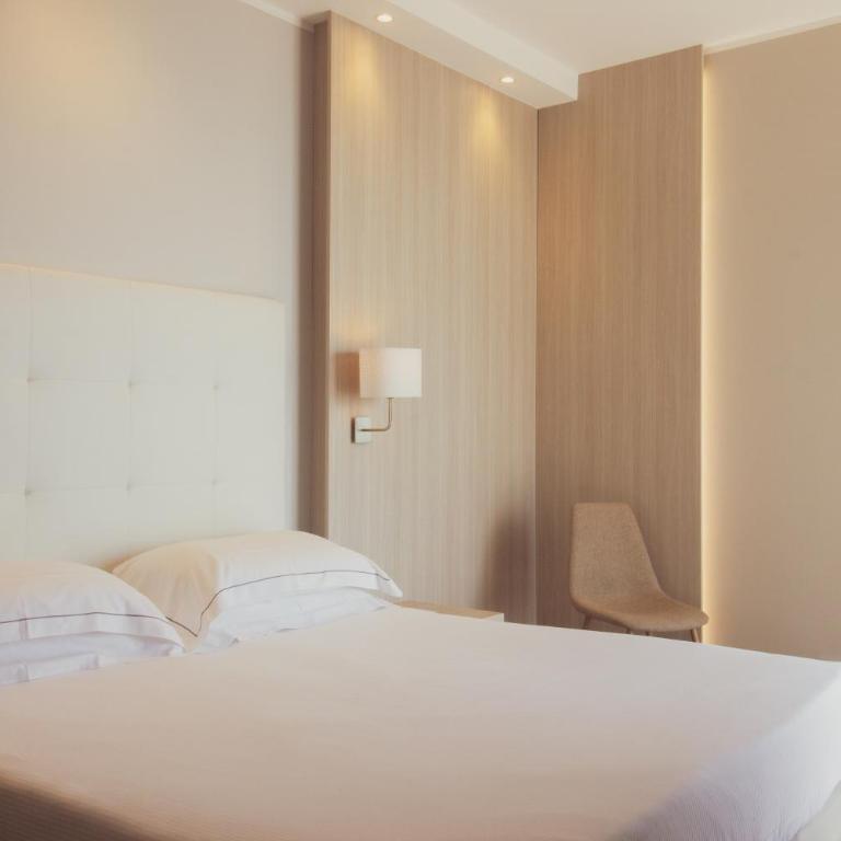 Hotel Delle Nazioni - Chambre Double ou Lits Jumeaux - Vue Partielle sur Mer - 5