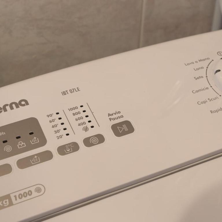 Fast Fibra Wifi & Netflix Galileo Galilei Suite - Appartamento con 2 Camere da Letto - 2