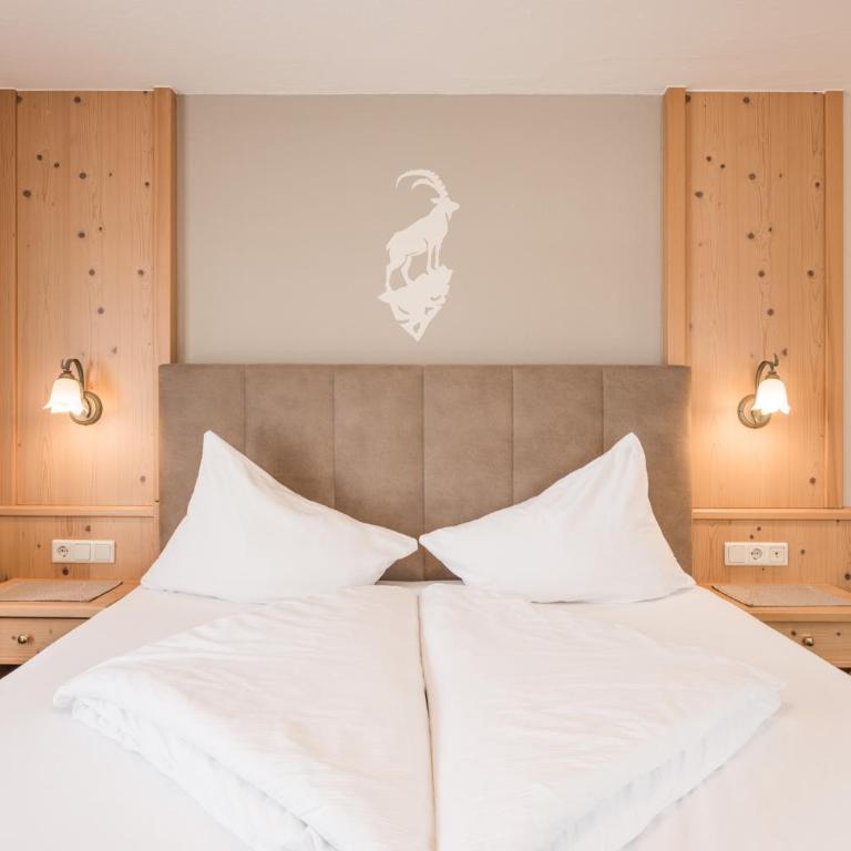 Hotel Schönegg - Doppelzimmer mit Balkon - 11