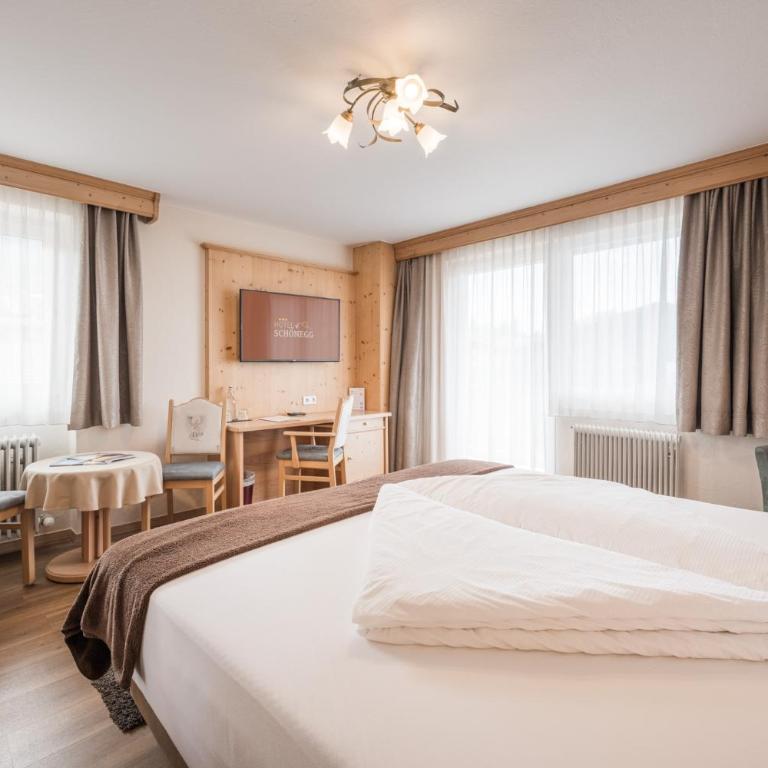 Hotel Schönegg - Doppelzimmer mit Balkon - 12