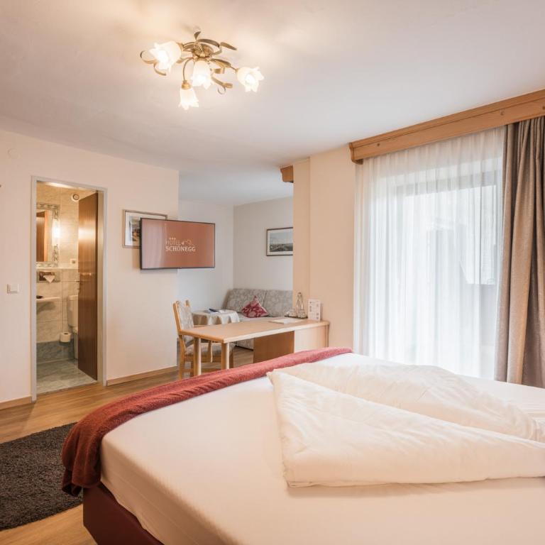 Hotel Schönegg - Superior Doppelzimmer mit Balkon - 4