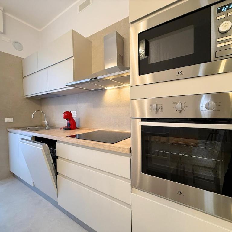 Villa with 3 suites, garage and 4 parking spaces - Casa de 4 dormitorios - 22
