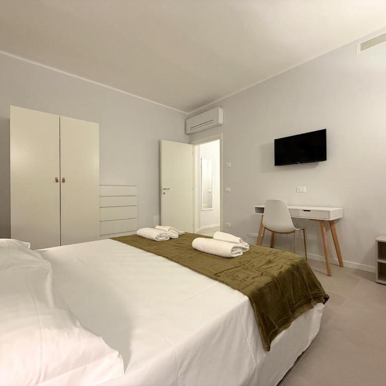 Villa with 3 suites, garage and 4 parking spaces - Casa de 4 dormitorios - 46