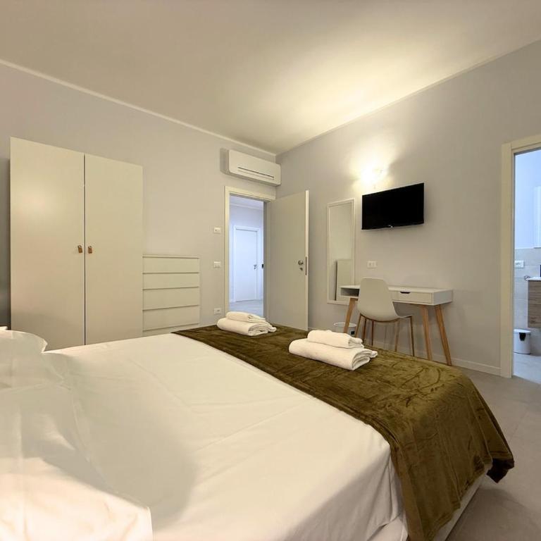Villa with 3 suites, garage and 4 parking spaces - Casa de 4 dormitorios - 25