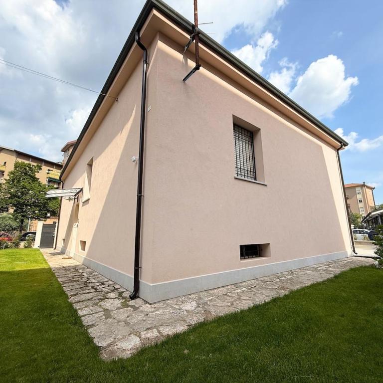 Villa with 3 suites, garage and 4 parking spaces - Casa de 4 dormitorios - 19