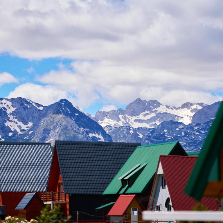 Mountain Fairytale - Three-Bedroom House - 3