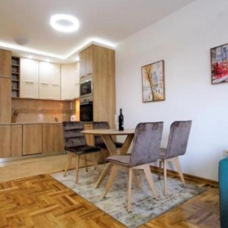 Apartment Aleksa with garage space! - Apartman sa 1 Spavaćom Sobom - 2