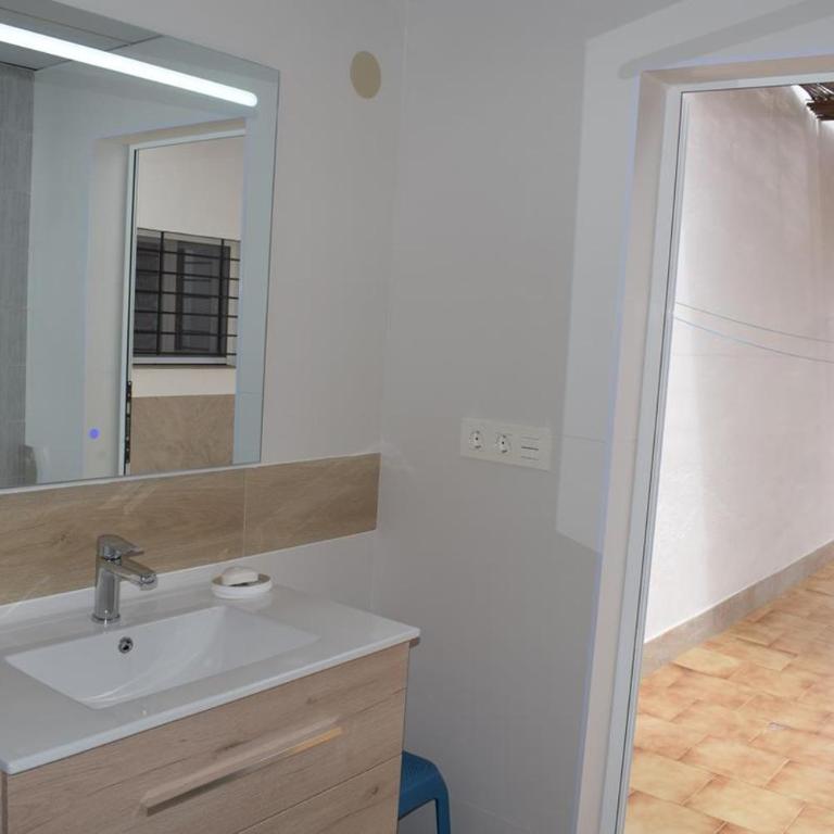 Casa unifamiliar a 10 pasos de la arena con parking - Casa - 43