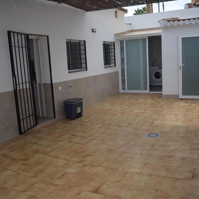 Casa unifamiliar a 10 pasos de la arena con parking - Casa - 49