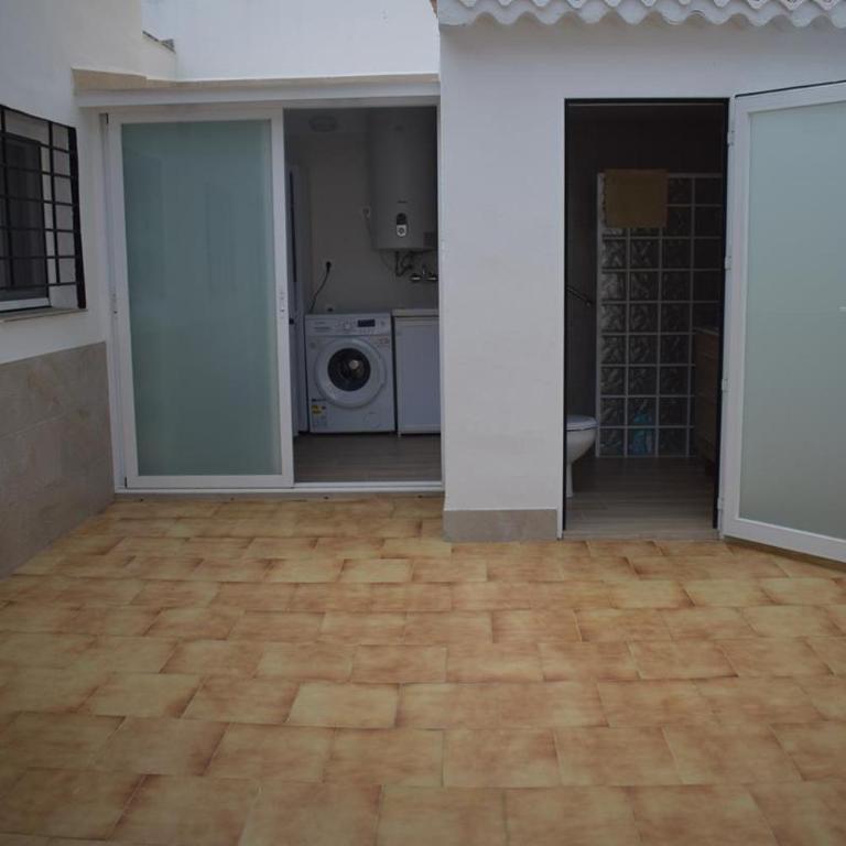 Casa unifamiliar a 10 pasos de la arena con parking - Casa - 50