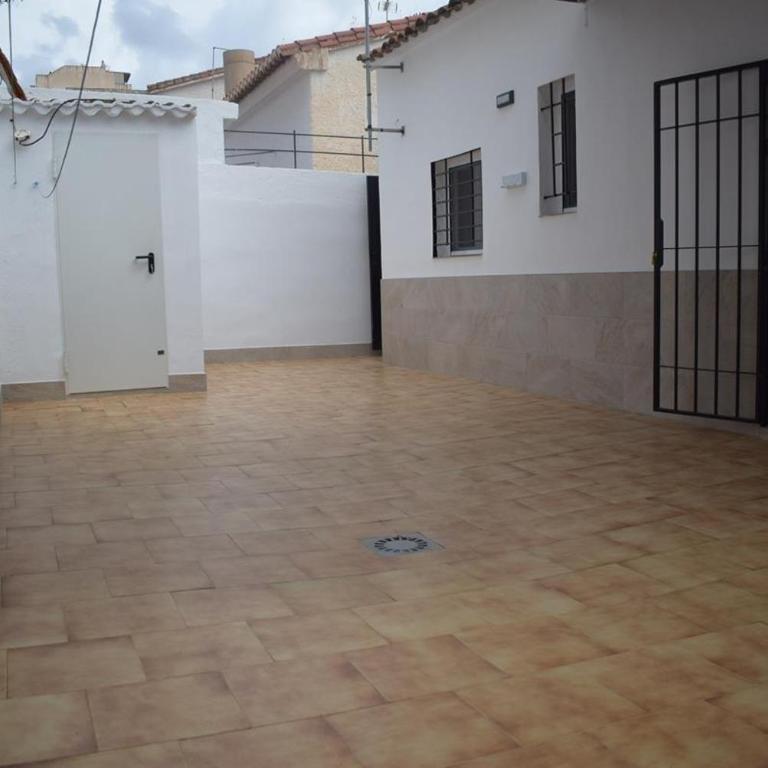 Casa unifamiliar a 10 pasos de la arena con parking - Casa - 52