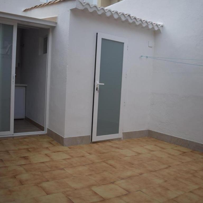 Casa unifamiliar a 10 pasos de la arena con parking - Casa - 51
