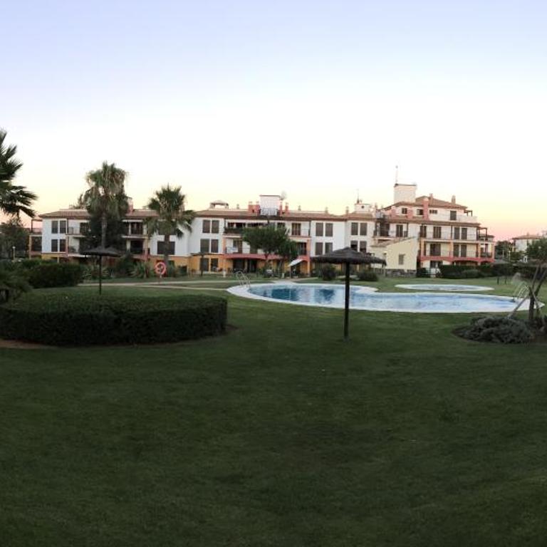 El Paraiso DeLuxe 8Pax - Two-Bedroom Apartment - 1