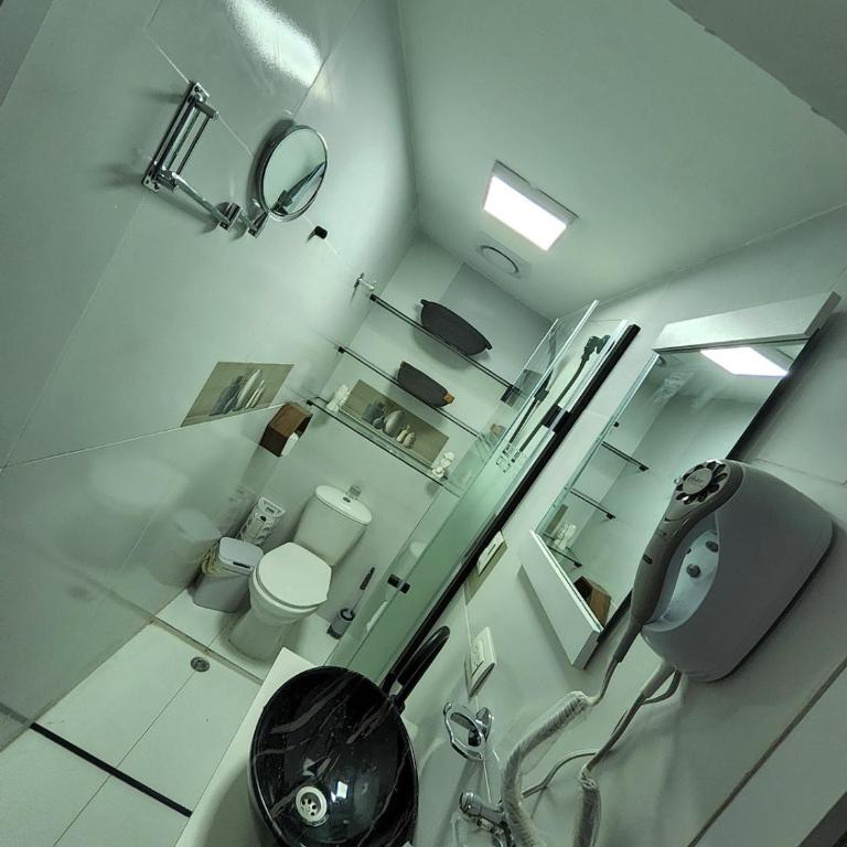 RociMar Modern Executive Suite - City Escape - Two-Bedroom Apartment - 7