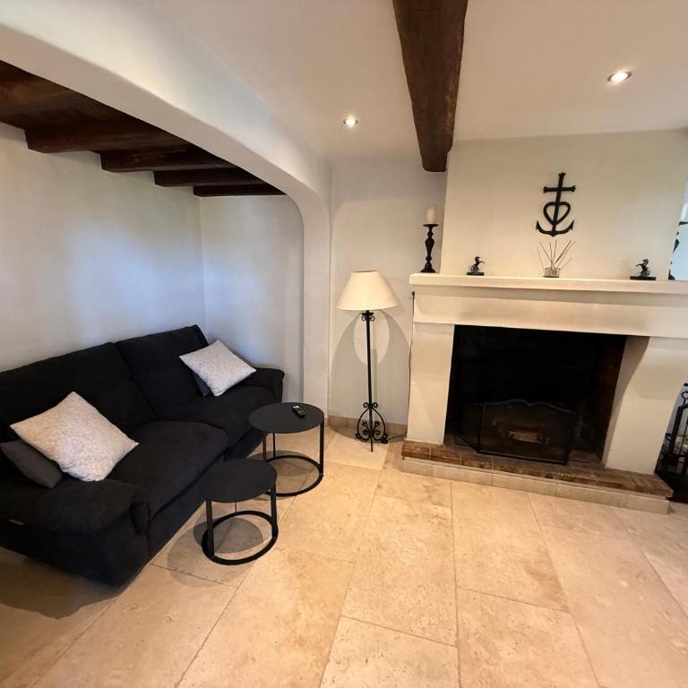 Domaine du Soleil Couchant - Four-Bedroom House - 16