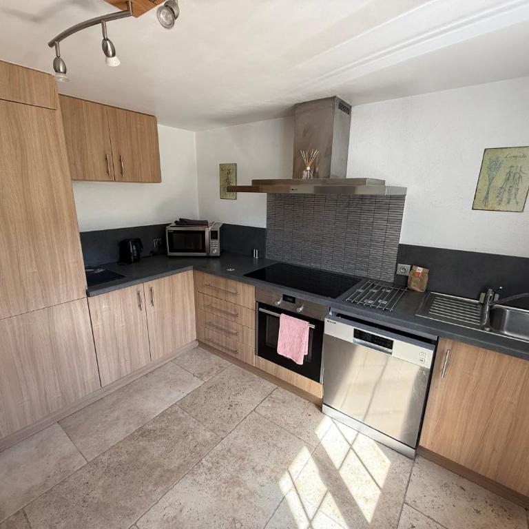 Domaine du Soleil Couchant - Four-Bedroom House - 22