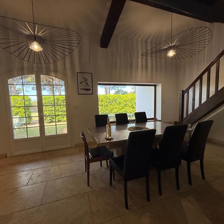 Domaine du Soleil Couchant - Four-Bedroom House - 27